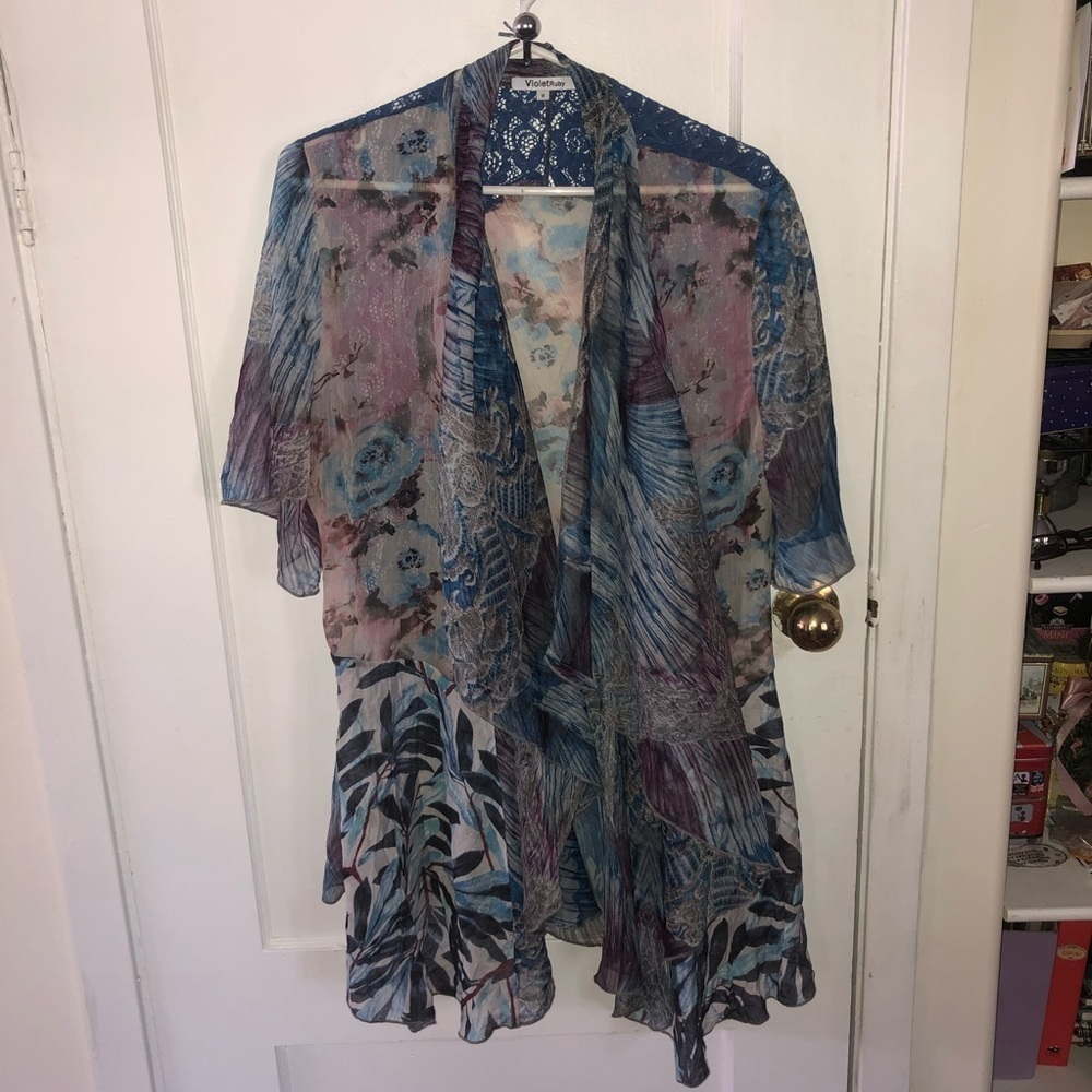 VioletRuby sheer Floral over-blouse with blue lace-size medium- new or like new - Picture 8 of 9